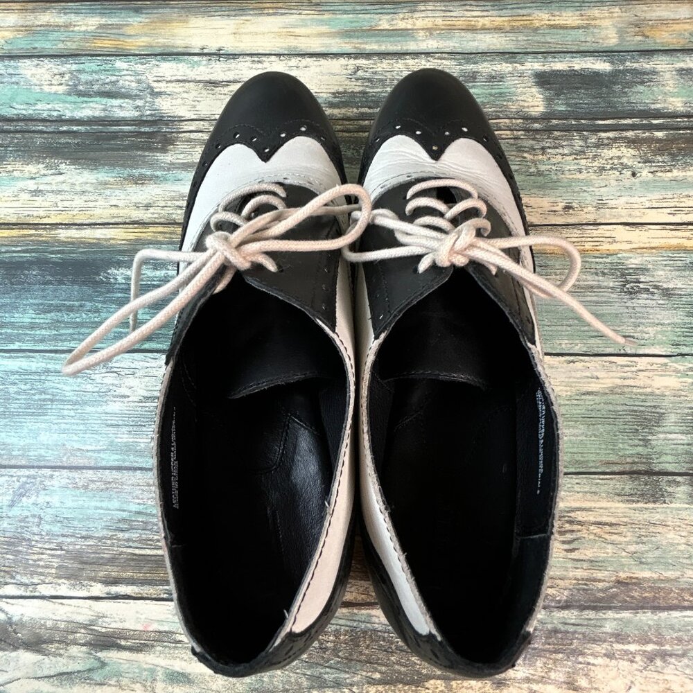 Born Oxford Shoe Womens 9.5M Black/White Leather Saddle Shoe Menswear Tuxedo - Picture 4 of 13